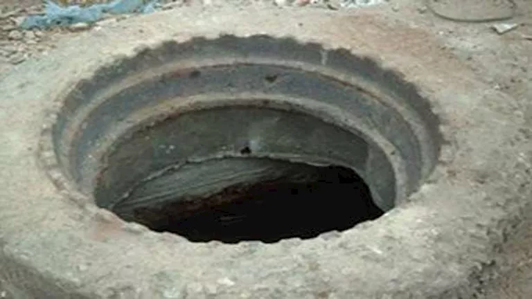 نزلوا في بيارة صرف صحي.. مصرع 3 أشخاص بالفيوم- صور