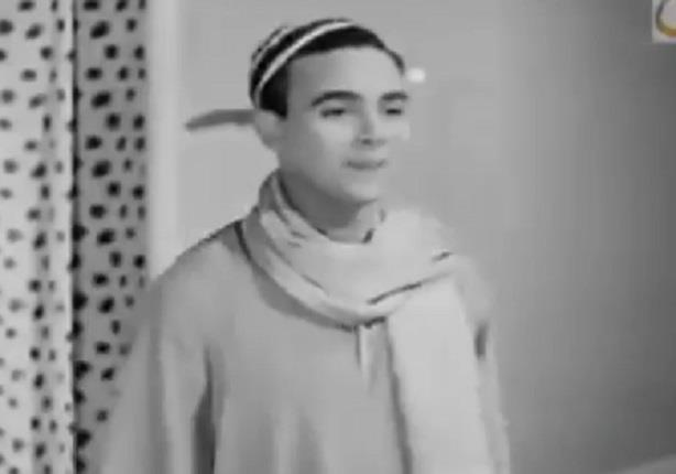 فيديو نادر لاغنية بصوت والد "تامر حسنى "من فيلم "لماذا اعيش"