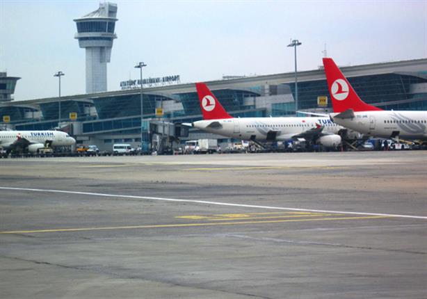 طراز "بوينج 763".. هبوط اضطراري لطائرة شحن في مطار إسطنبول