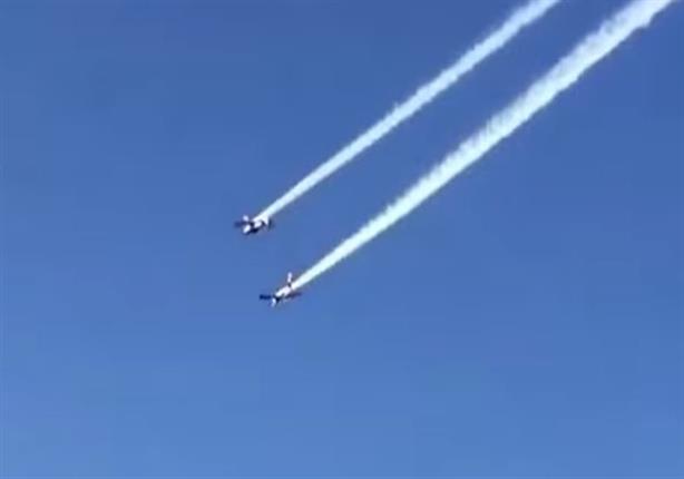 بالفيديو.. لحظة تصادم طائرتين فوق أحد شواطئ ايطاليا