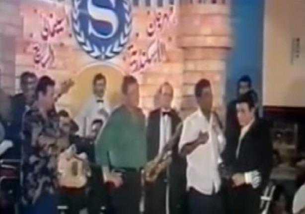 فيديو نادر..غناء نور الشريف وأحمد زكي ومحمود عبد العزيز في مهرجان الإسكندرية