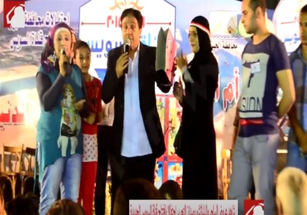 عروض الساحر والبلياتشو بميدان التحرير احتفالا بافتتاح قناة السويس الجديدة