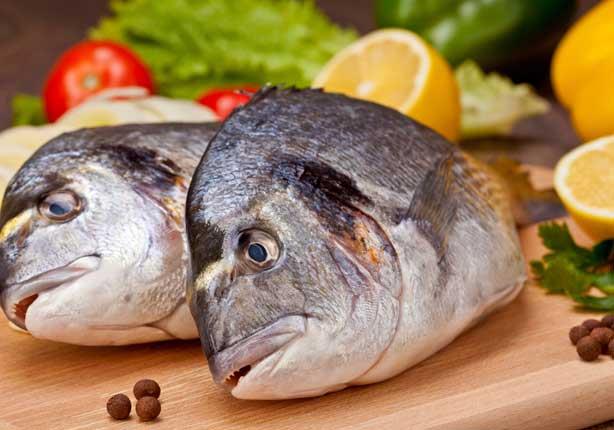 السمك غني بالفوائد الصحية.. كم قطعة يجب تناولها أسبوعيًا؟