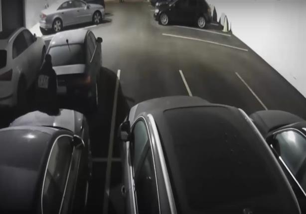 عصابة تسرق 7 سيارات اودي من معرض في امريكا