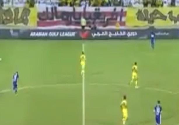 جماهير الوصل الإماراتى تساند الأبيض بلافتة " أفريقيا يا زمالك" 