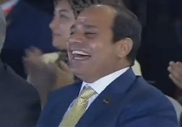 مشادة بين "عيسي والجارحي" بمؤتمر الشباب.. والسيسي يتدخل بالإشارة