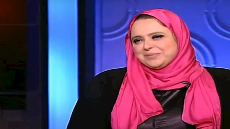 عبير الشرقاوي تنعى شقيقة عادل إمام: كانت من الأخوات الفضليات المنتقبات 