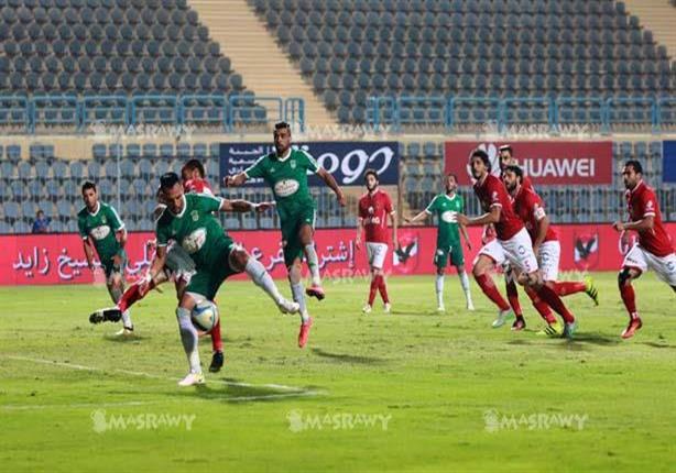 فيديو- الأهلي يهدر ركلتي جزاء في مباراة الاتحاد السكندري