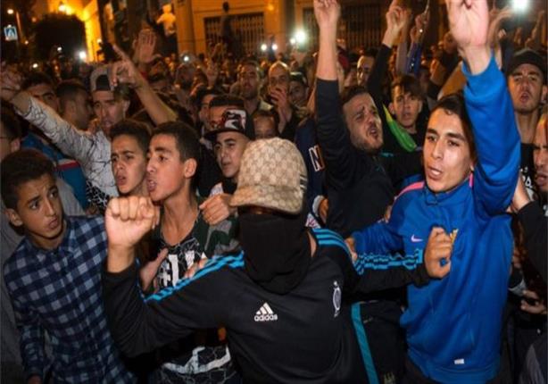 مظاهرات في المغرب لليوم الرابع على التوالي احتجاجا على مصرع بائع السمك محسن فكري مظاهرات في المغرب لليوم الرابع على التوالي احتجاجا على مصرع بائع السمك محسن فكري