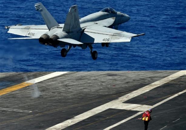 الحوثيون يستهدفون حاملة الطائرات الأمريكية "إيزنهاور" في البحر الأحمر