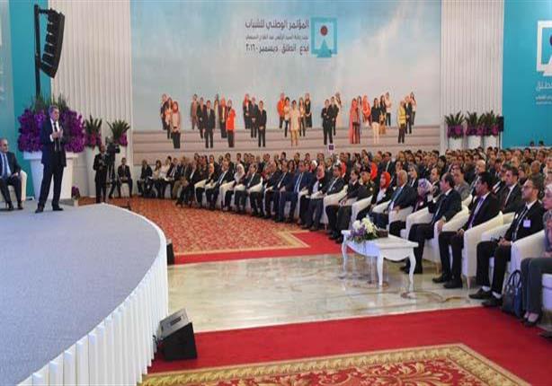 السيسي يُحرج وزير المالية خلال مؤتمر الشباب.. ونوبة ضحك تجتاح القاعة
