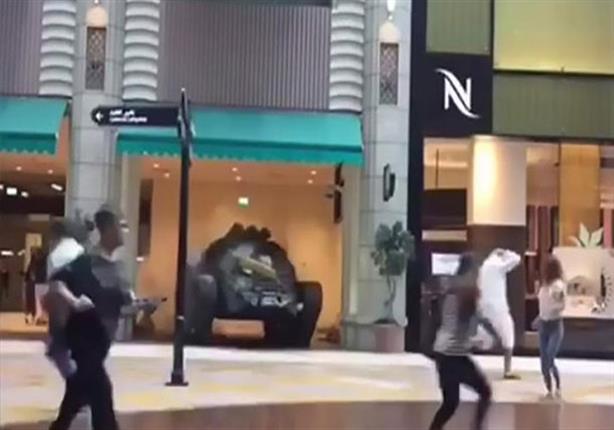 بالفيديو.. "دبابة" جيرمي كلاركسون تثير الفزع في دبي