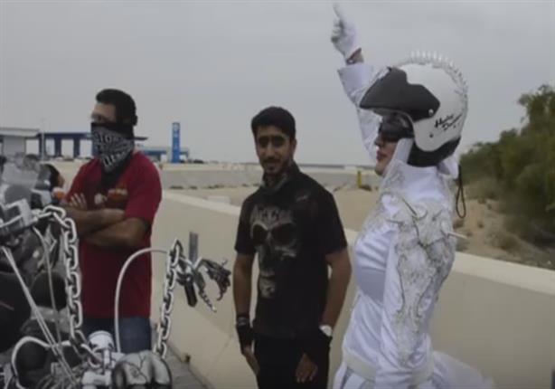 أول "زفة" من نوعها في الإمارات على دراجة نارية