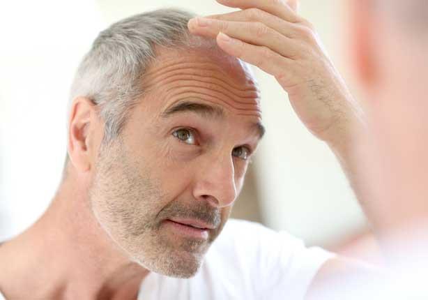 الشعر الرمادي.. طريق بلا عودة للرجال