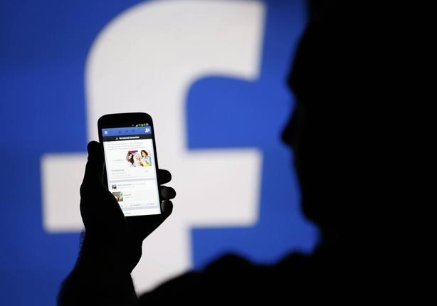 خبير اتصالات يكشف عن كارثة بموقع فيسبوك