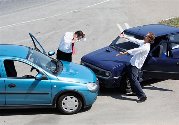 10 خطوات يجب اتباعها عند التعرض لحادث سيارة