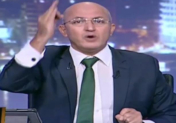 مُتصل يهاجم سيد علي. .  والأخير ينفعل: "انت هتعمل لي فيها فيلسوف؟" 