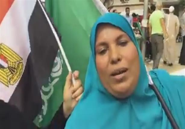 مؤيدة للسيسي: "لو السعودية طلبت الأهرامات هنتنازل عنها" - فيديو