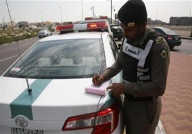 سائق سعودي يسدد مخالفات مرورية بقيمة 86 ألف ريال