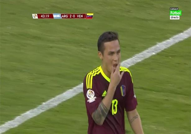 بالفيديو- لاعب فنزويلا يهدر ركلة جزاء بطريقة ساذجة أمام الأرجنتين