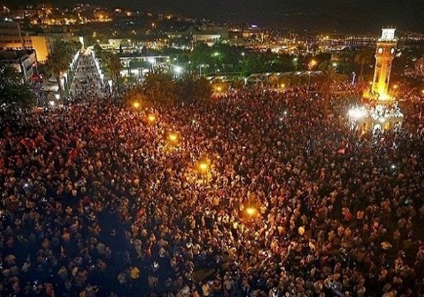 آلاف الأتراك يحتشدون بشوراع إسطنبول للتنديد بالانقلاب العسكري - فيديو