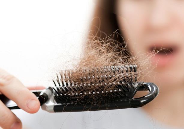  أسباب تساقط الشعر وكيفية العلاج