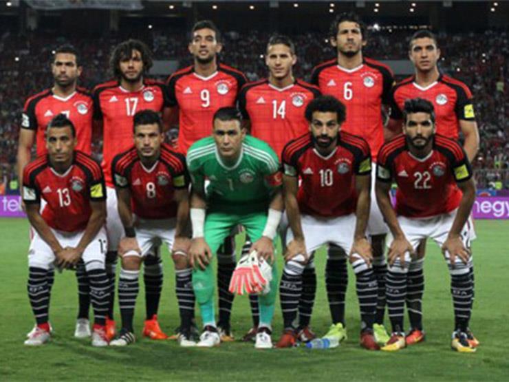 شاهد سيارات نجوم منتخب مصر صلاح يقود سمارت فورتو مصراوى