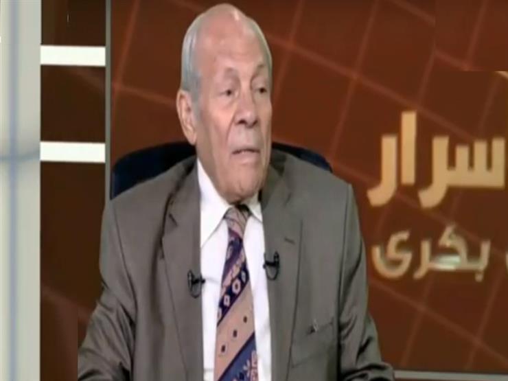 عاصم الدسوقي مهاجمًا يوسف زيدان: "تفتح على نفسك ليه باب ملكش فيه" -فيديو