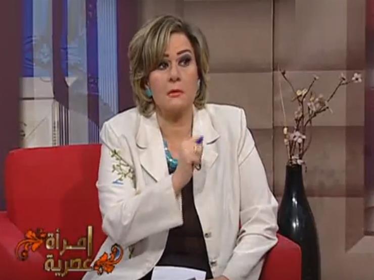 فيديو متداول لمذيعة التليفزيون المصري تقدم "اسكريبت" برنامجها على ورق "النتيجة"