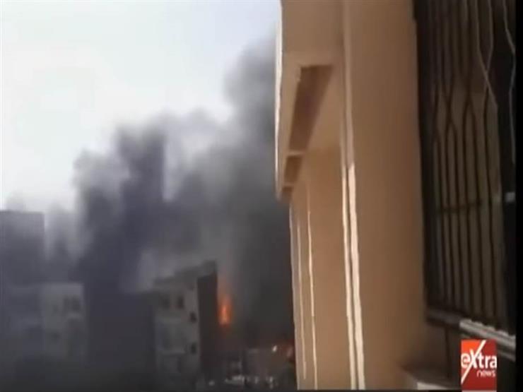 مشاهد من حريق مصنع بالإسكندرية بالقرب من مجمع مدارس