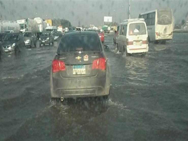المرور: أمطار على الطريق الساحلي وكثافات مرورية على محور26 يوليو