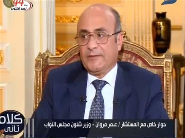 وزير شئون مجلس النواب يبكي على الهواء خلال حديثه عن استشهاد شقيقه 
