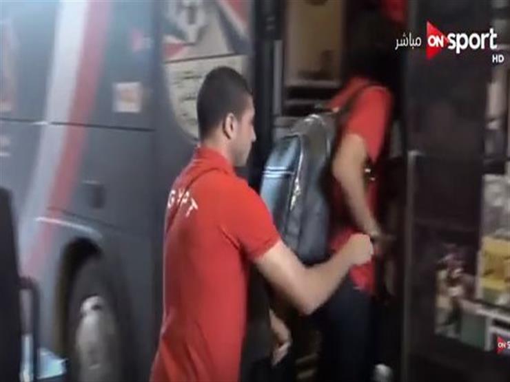 بالفيديو -  لاعبو المنتخب المصري يتوجهون إلى ملعب استاد برج العرب 