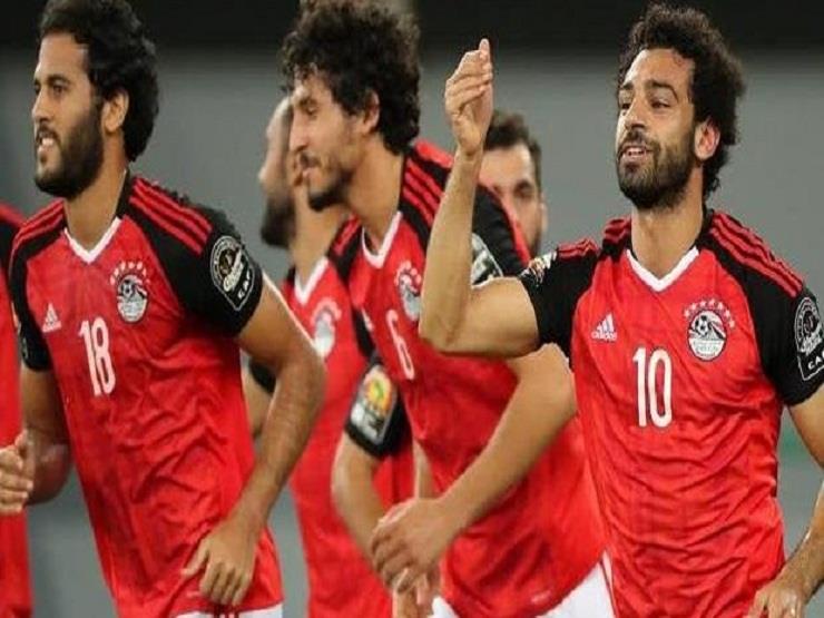 شاهد فرحة لاعبي المنتخب بالقفز في حمام السباحة عقب التأهل لكأس العالم