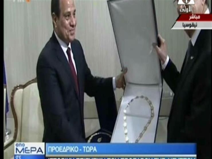 الرئيس القبرصي يمنح السيسي قلادة "مكاريوس الثالث"- فيديو 