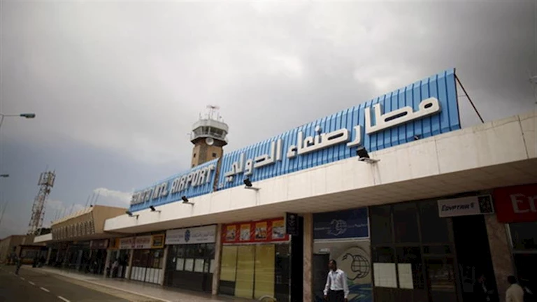 الحوثيون: مطار صنعاء جاهز لاستقبال الرحلات بعد خروجه من الخدمة عقب غارات إسرائيلية