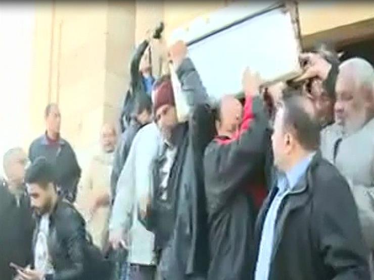 لحظة تشييع جثمان الكاتب الصحفي صلاح عيسى – فيديو