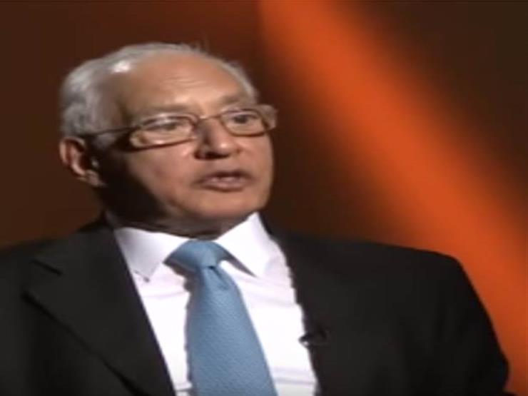علي الدين هلال: مبارك فكر في تعيين أبو غزالة نائبا له