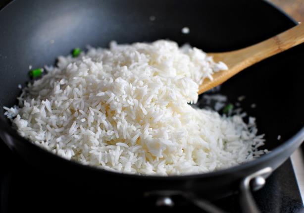 5 أخطاء شائعة عند طهي الأرز تسبب الإصابة بمخاطر صحية (صور)