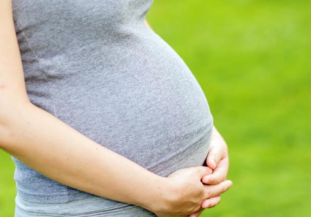 طبيبة تحذر من هذه الأطعمة أثناء فترة الحمل. . تؤدي إلى حدوث تشوهات للجنين 