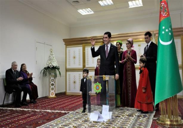 رئيس تركمانستان: عرق السوس يمنع من تطور كورونا داخل الجسم رئيس تركمانستان: عرق السوس يمنع من تطور كورونا داخل الجسم