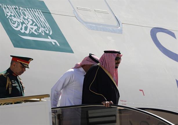 الأردن تستقبل ملك السعودية بطائرات مقاتلة وسيارة مرسيدس قديمة..فيديو