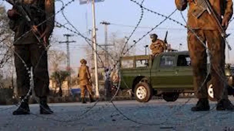 تبادل إطلاق نار كثيف على حدود باكستان وأفغانستان تبادل إطلاق نار كثيف على حدود باكستان وأفغانستان