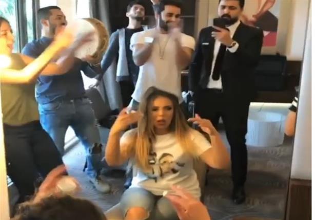 بالفيديو -  إسراء عبد الفتاح "تزغرد" خلال استعدادها لعقد القرآن 