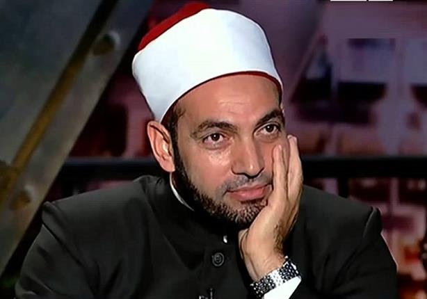 سالم عبد الجليل يعتذر على الهواء للأقباط - فيديو