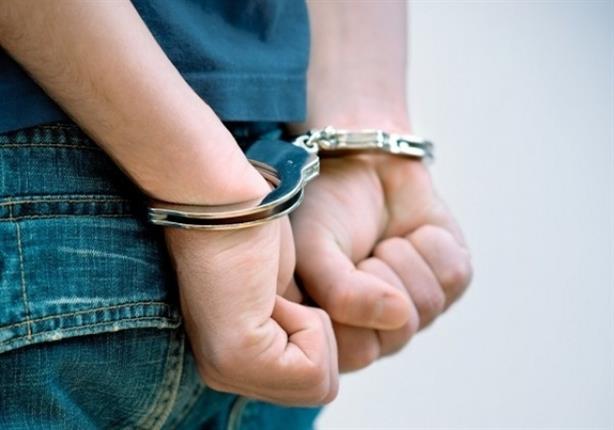سائق يعتدي على فتاة بسلاح أبيض بالجيزة: "علشان متعرفش تتجوز" سائق يعتدي على فتاة بسلاح أبيض بالجيزة: "علشان متعرفش تتجوز"