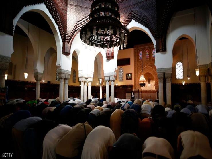 لسبب ما لا يستطيع الاستمرار وقت طويل فى المسجد فماذا يفعل فى صلاة التراويح؟