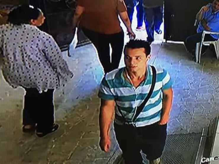 كاميرات المراقبة ترصد لحظة الاعتداء على حارس كنيسة القديسين بالإسكندرية