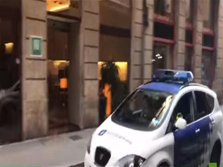 بالفيديو - لحظة قتل الشرطة الإسبانية لـ 5 إرهابيين وتحبط هجومًا جديدًا