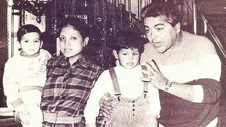 "عندها تون صوت زي عادل إمام".. ماذا قال عمر مصطفى متولي عن والدته؟ 